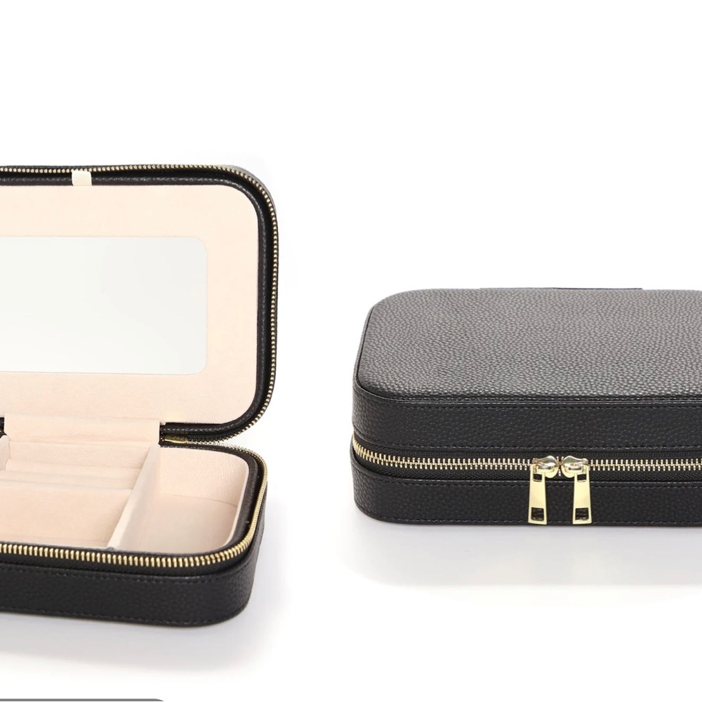 World Traveler Jewelry Case - Black